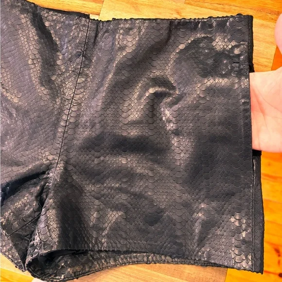 J Brand leather shorts - Picture 6 of 10